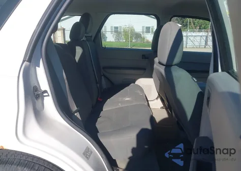 2012 Ford Escape Xls z USA, uszkodzony, nr VIN 1FMCU0C76CKA73355